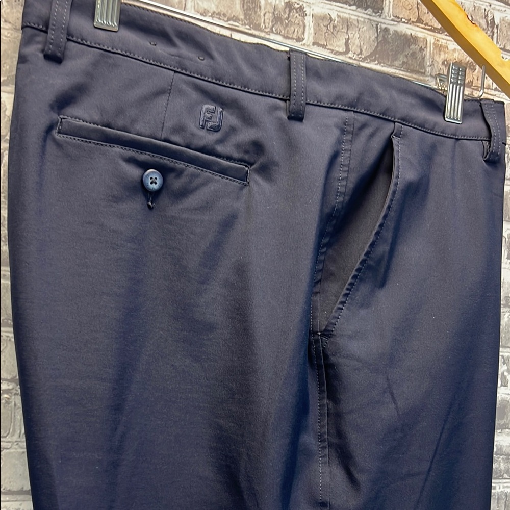 FootJoy Men's Golf Shorts - Picture 10 of 10